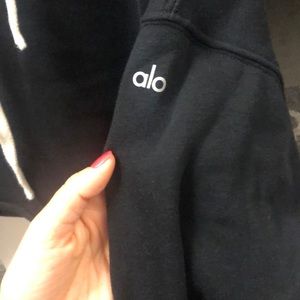 ALO Yoga Sweaters - Gorgeous Alo sweatshirt ALO Yoga Sweaters - Gorgeous Alo sweatshirt